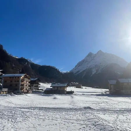 Grand Calme Avec Vue, Balcon Et Parking Couvert Appartamento *