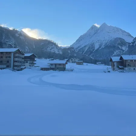 Grand Calme Avec Vue, Balcon Et Parking Couvert *