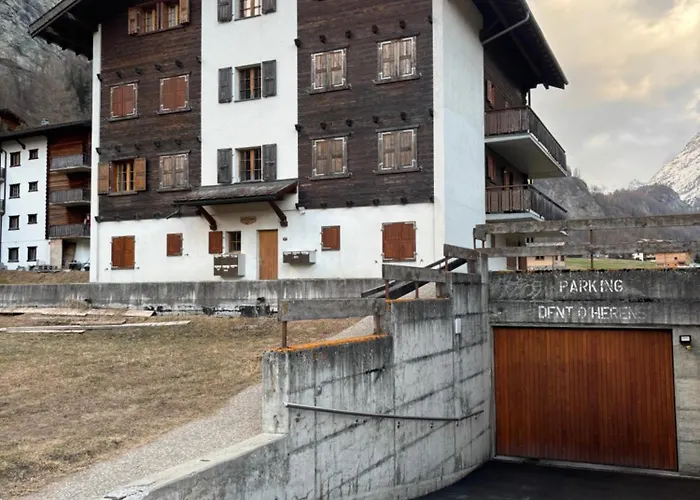 Grand Calme Avec Vue, Balcon Et Parking Couvert